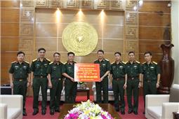 Quân đoàn 4 hỗ trợ 700 triệu đồng cho nhân dân bị thiệt hại bởi bão số 3 trên địa bàn Quân khu 1